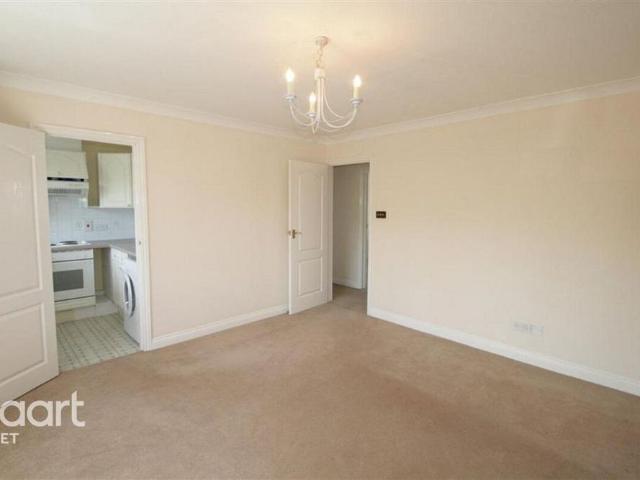 Apartment for rent in Fleet, Hart