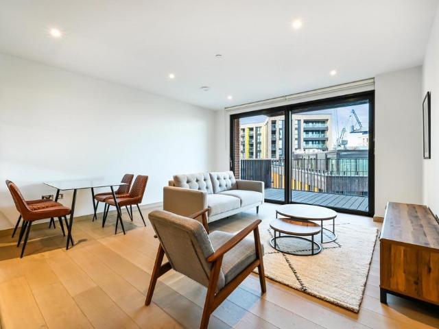Flat for rent in Nine Elms, Greater London