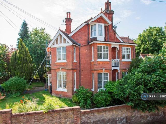 Flat for rent in St James, Sandown Park