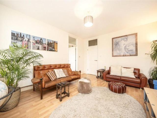 Apartment for rent in Stamford Hill, Greater London