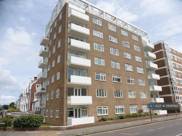 Flat for rent in Aldrington