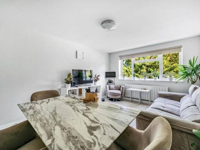 Apartment for rent in London Borough of Hounslow, Greater London
