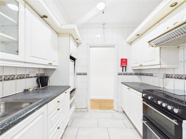 Apartment for rent in Hale End, Greater London