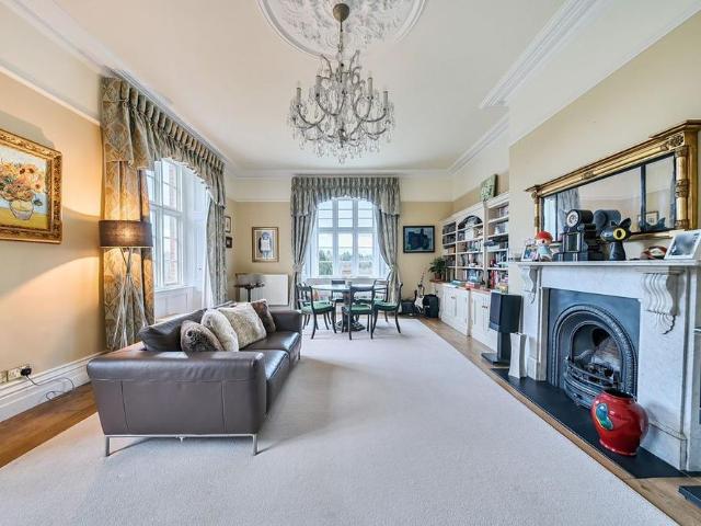 Apartment for rent in Kingsley Green, Littlecote