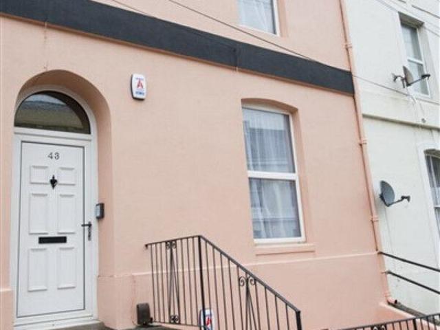 Flat for rent in Pennycomequick, Mount Wise
