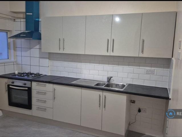 Flat for rent in Eveswell, Newport