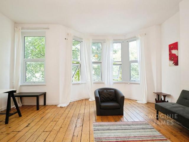Flat for rent in Penylan, Falcon Lodge