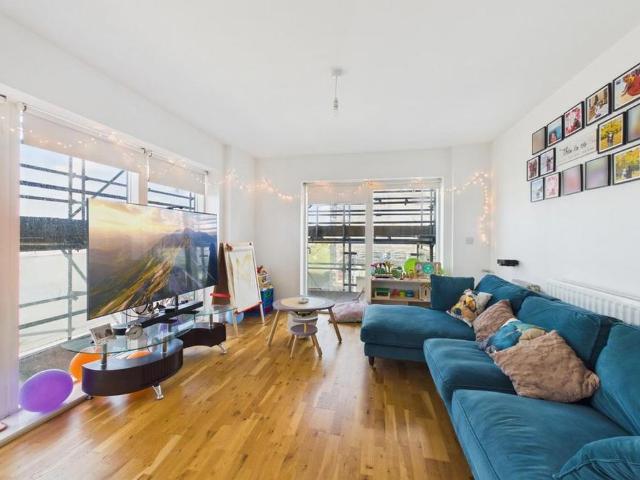 Apartment for rent in Swanscombe and Greenhithe, Monks Orchard