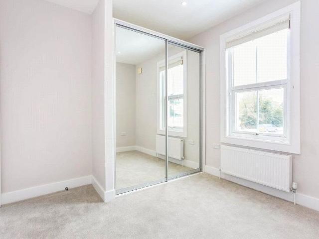 Apartment for rent in Sunningdale