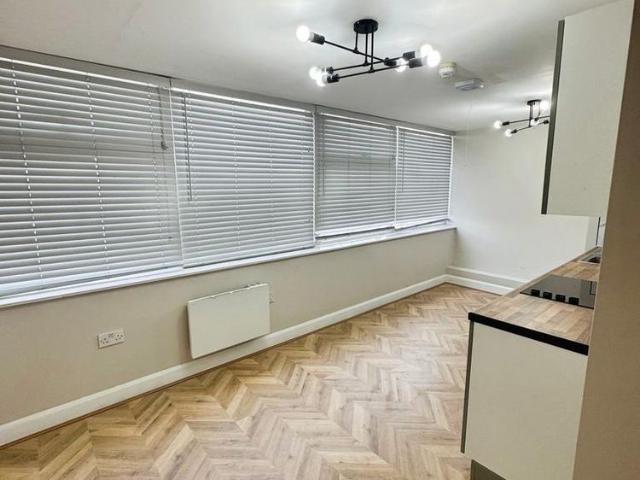 Apartment for rent in Regent Quay, Oad Street