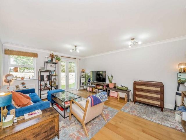 Apartment for rent in London Borough of Merton, South Wimbledon