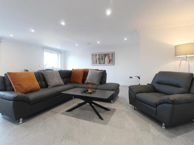 Flat for rent in City Centre, Ballindoch
