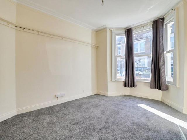 Apartment for rent in Southend City Centre Neighbourhood, Southend-on-Sea