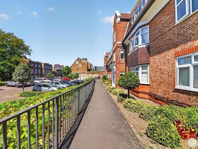 Apartment for rent in Petersham, Greater London