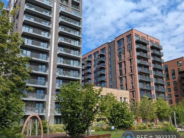 Flat for rent in London Borough of Ealing, Greater London