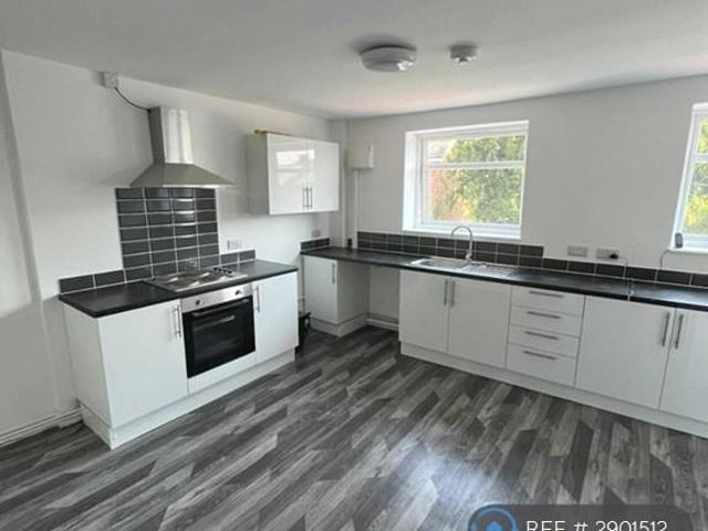 Flat for rent in Kingsley Moor, Staffordshire