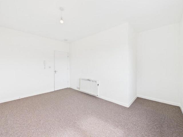 Apartment for rent in Desborough
