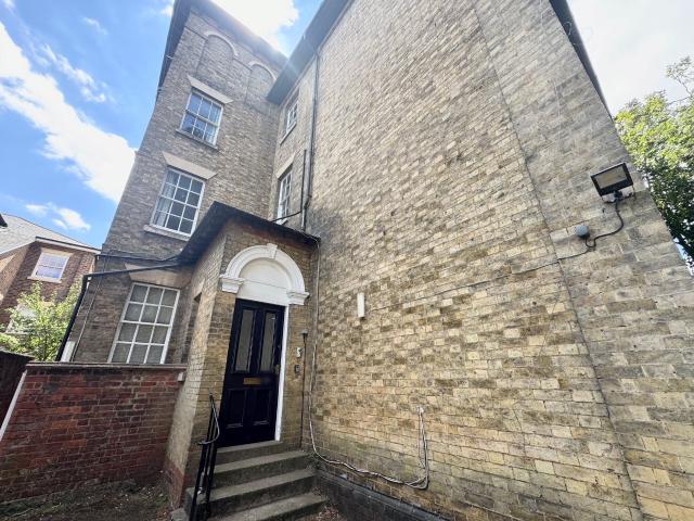 Apartment for rent in Overslade, New Bilton