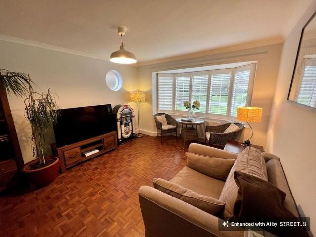 Apartment for rent in Stoneleigh, Ewell