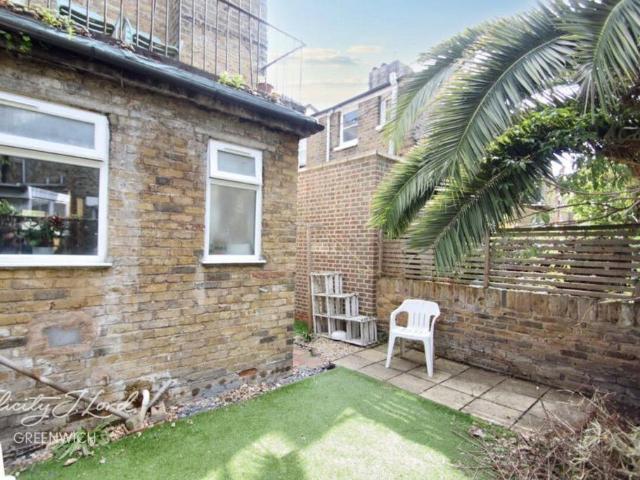 Flat for rent in Walworth, Greater London