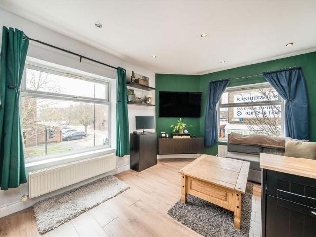 Apartment for rent in London Borough of Merton, South Wimbledon