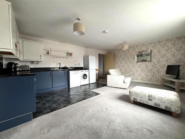 Apartment for rent in Rodbourne, Swindon