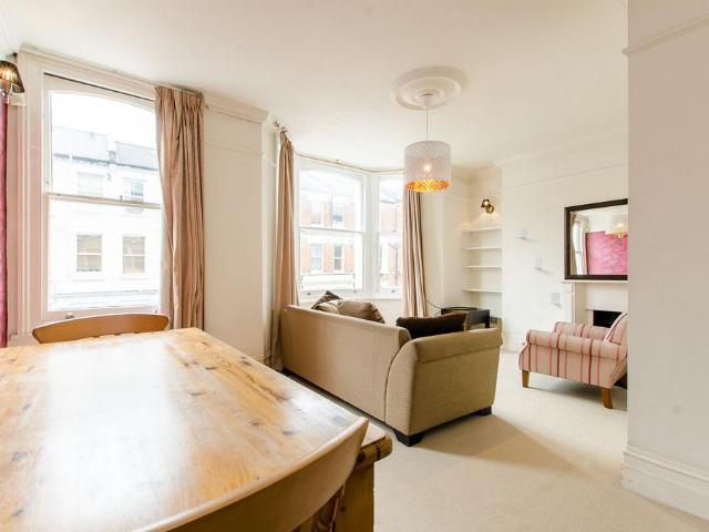 Flat for rent in Stockwell, Greater London