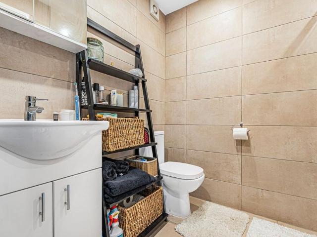 Apartment for rent in Colney Hatch, Isle Of Man