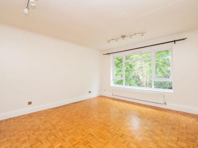 Apartment for rent in Carshalton Beeches, Greater London