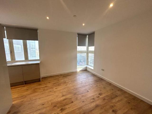 Apartment for rent in Perryfields, West Sussex