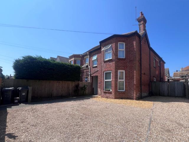 Apartment for rent in Boscombe, Bournemouth