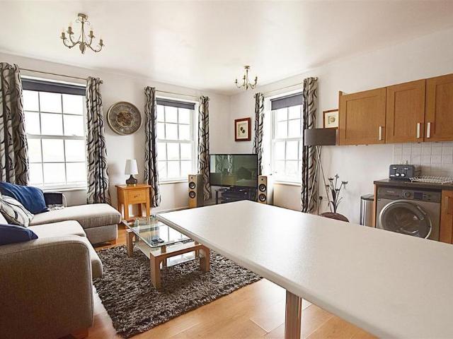 Apartment for rent in Pebsham, Heathlands
