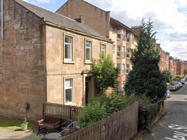 Flat for rent in Thornwood, Partick