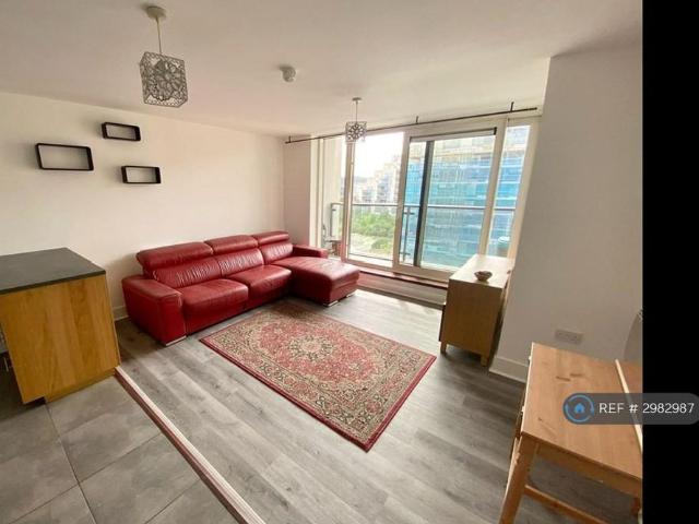 Apartment for rent in Cardiff International Sports Village, Falcon Lodge