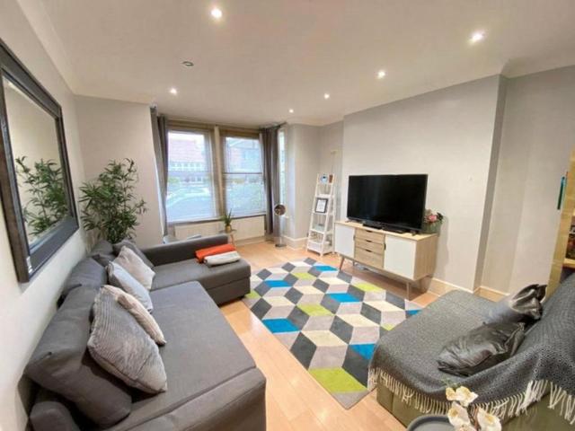 Apartment for rent in Upton, Acol