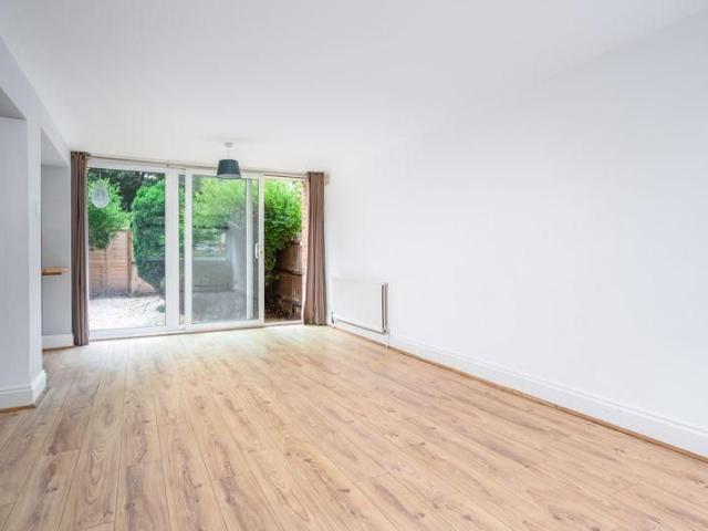 Apartment for rent in Hersham, Walton-on-Thames
