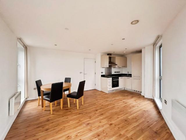 Apartment for rent in Cavalier Hill, Leeds