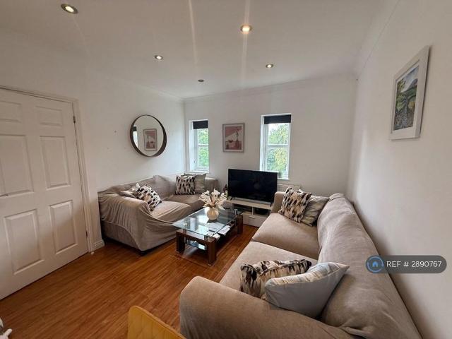 Apartment for rent in Gidea Park, Greater London