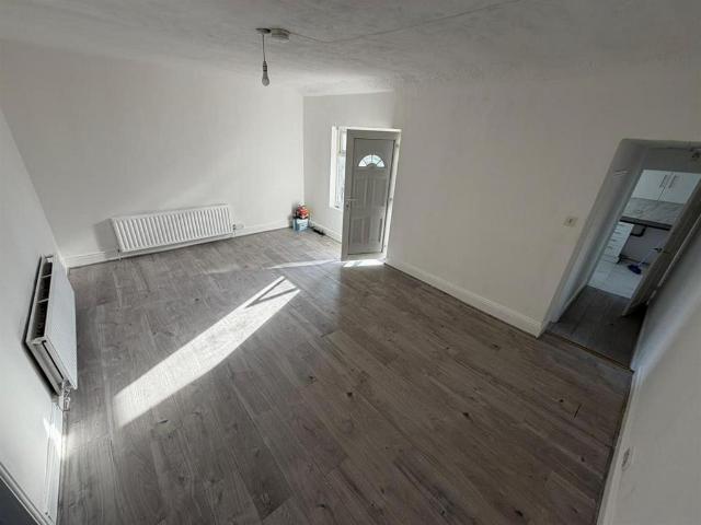 Flat for rent in Georgia, Greater Manchester