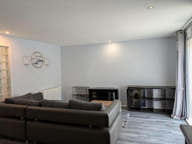 Apartment for rent in Seaside, Llanelli