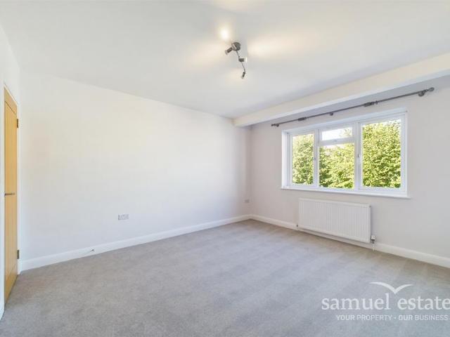 Flat for rent in London Borough of Croydon, Thornton Heath