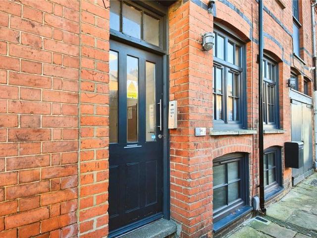 Flat for rent in Semilong, Northampton