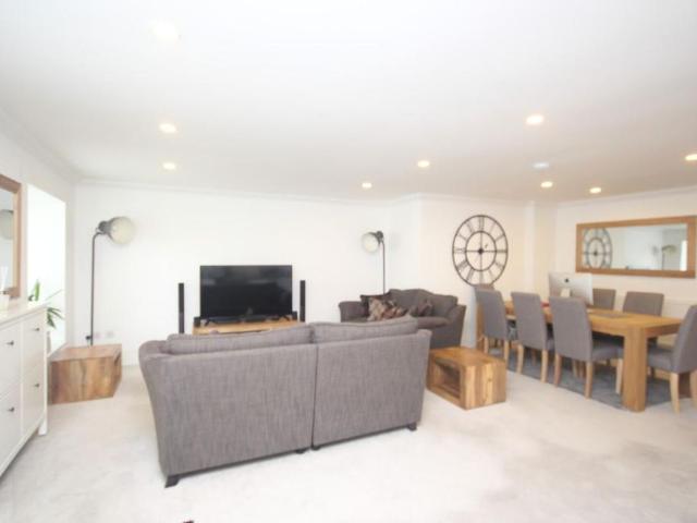 Apartment for rent in West Hoe, Mount Wise