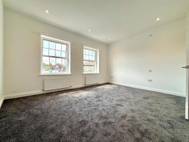 Apartment for rent in Lindley, West Yorkshire
