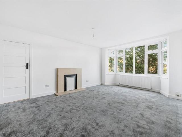 Apartment for rent in St Margarets, Greater London