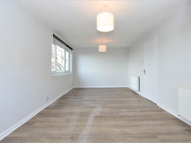 Apartment for rent in Long Calderwood, Barassie