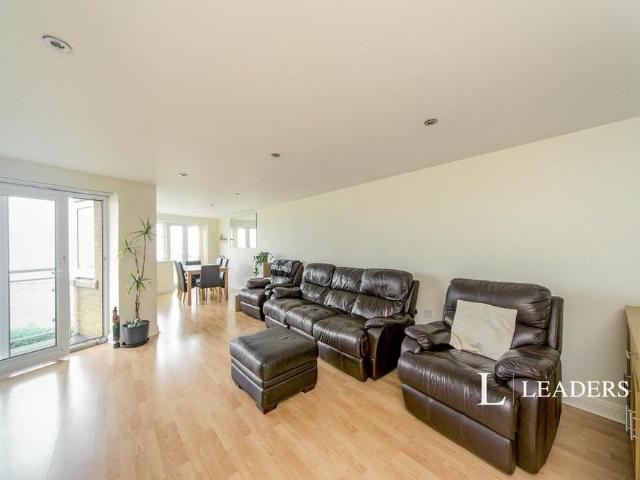 Apartment for rent in Crumbles, Eastbourne