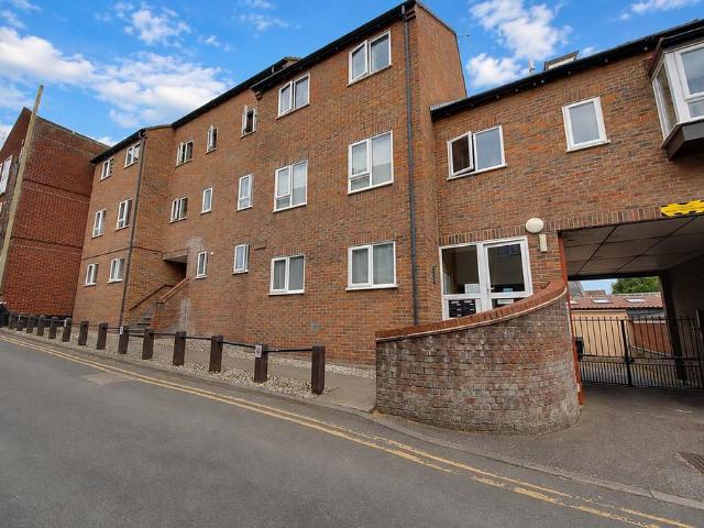 Flat for rent in Heigham Grove, East Bank