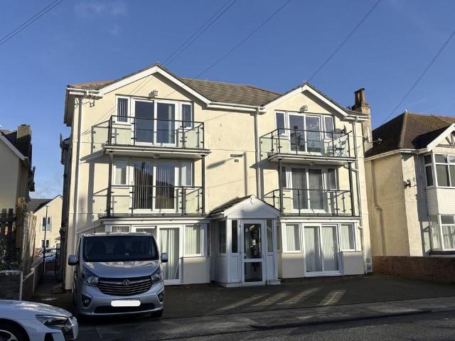 Flat for rent in Preston, Livermead
