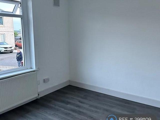 Flat for rent in Shotts, Scotland
